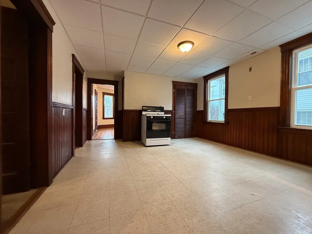 38 Ames St, Worcester