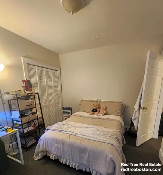 829 Beacon St, Fenway