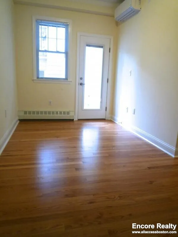 65 Langdon St, Neighborhood Nine