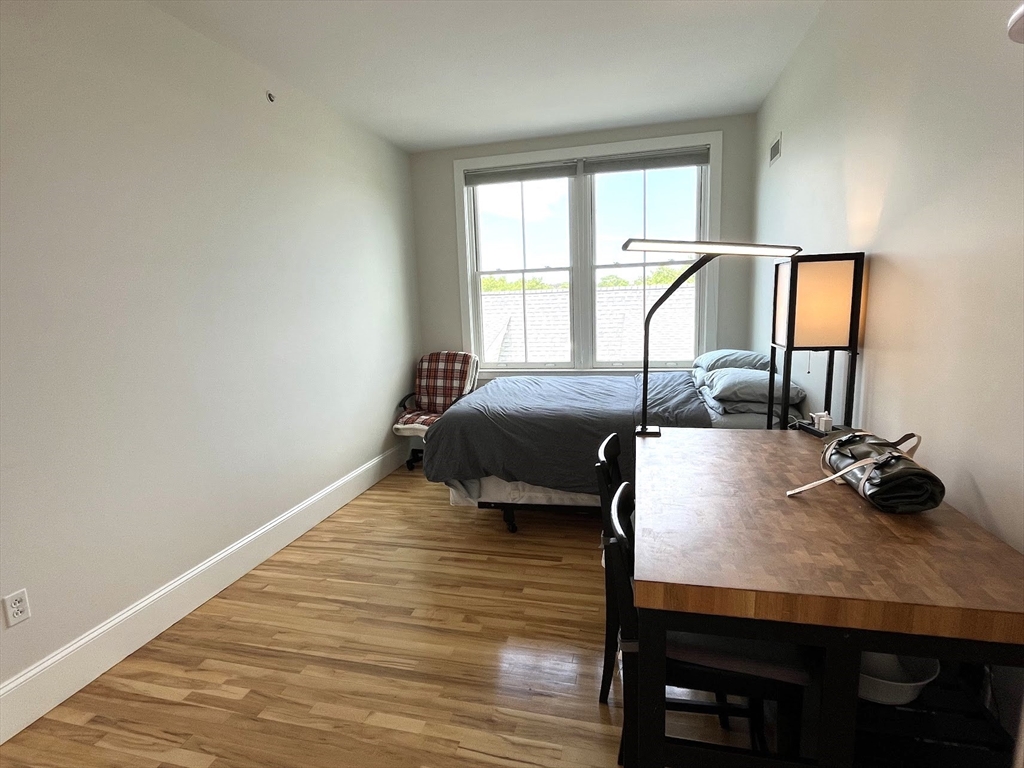 43 Park St, Somerville