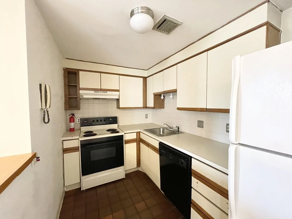 108 Gainsborough, Fenway