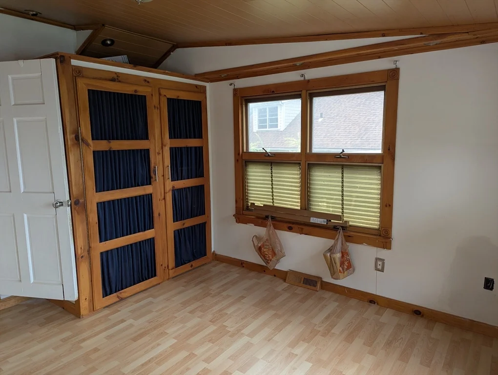 144 Lake Shore Dr, Weymouth