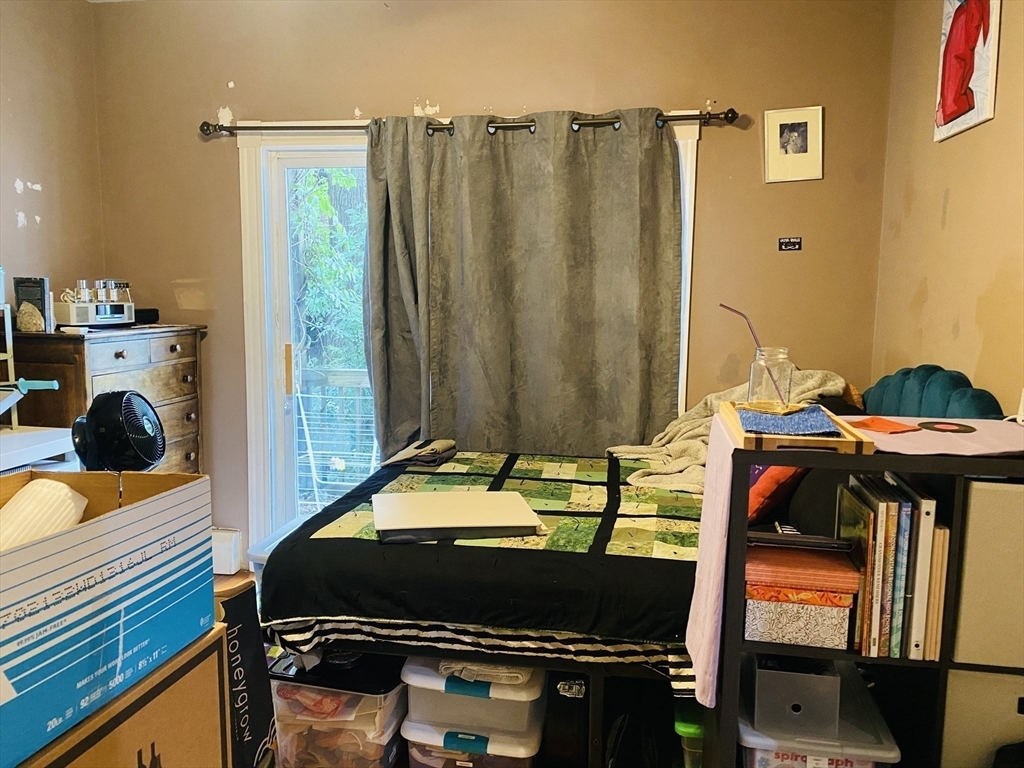 46 Middle St, South Boston