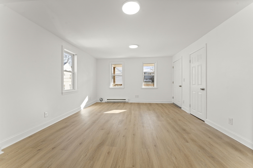 2 Mechani St, Saxonville