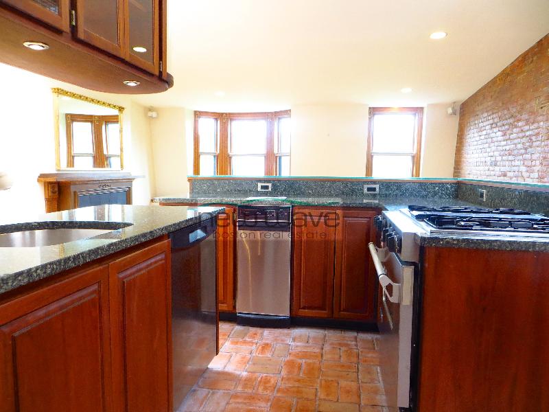 17 Holyoke St, South End