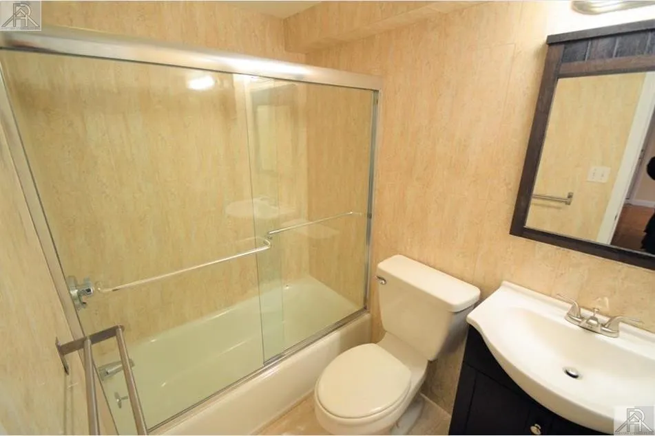 73 Thatcher St, North Brookline