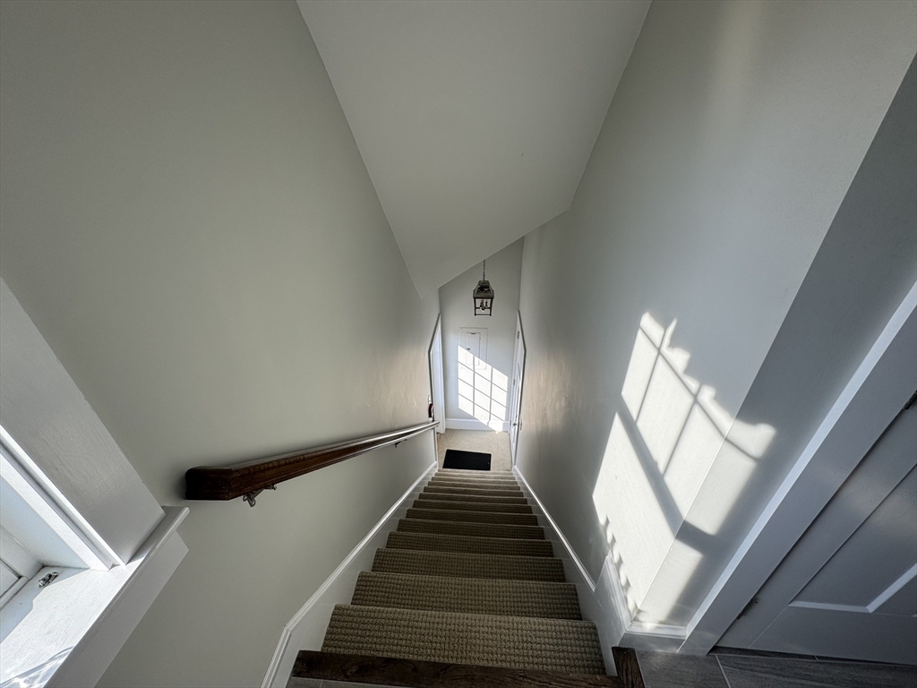 1037 Pleasant St, Bridgewater