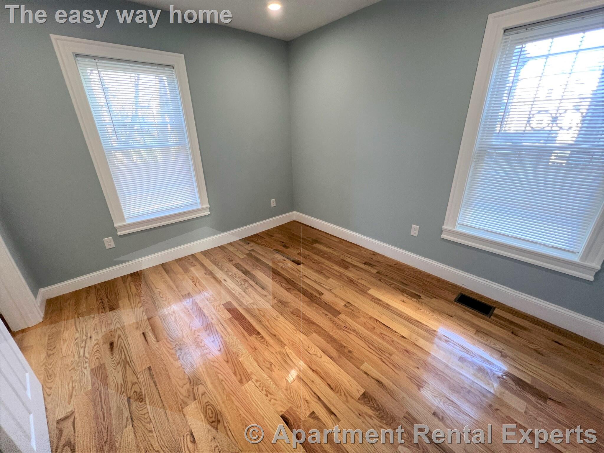 374 Oxford St, Porter Square