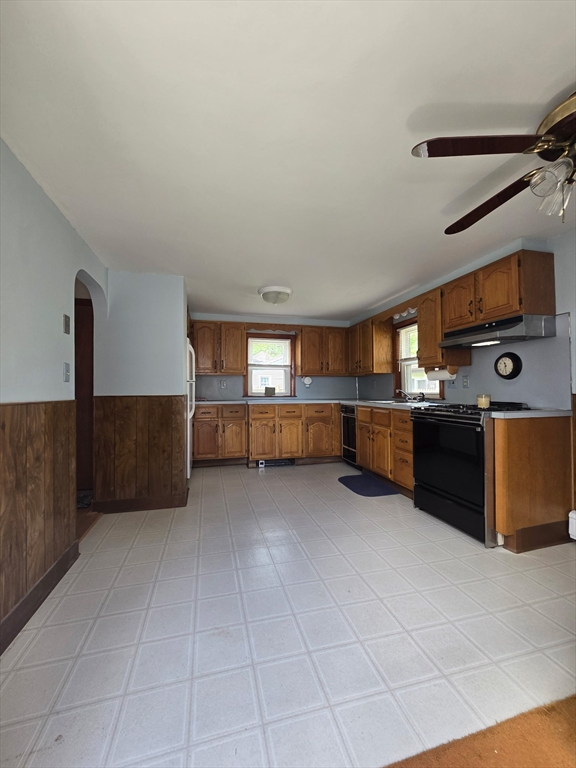 130 Charles St, Houghs Neck