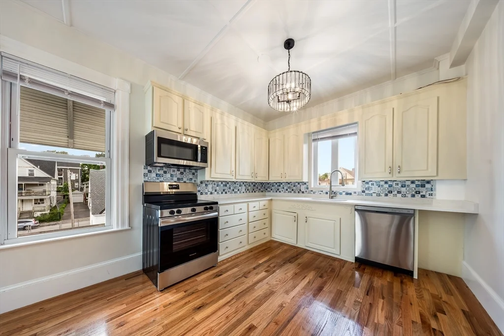 180 Jackson St, Lawrence