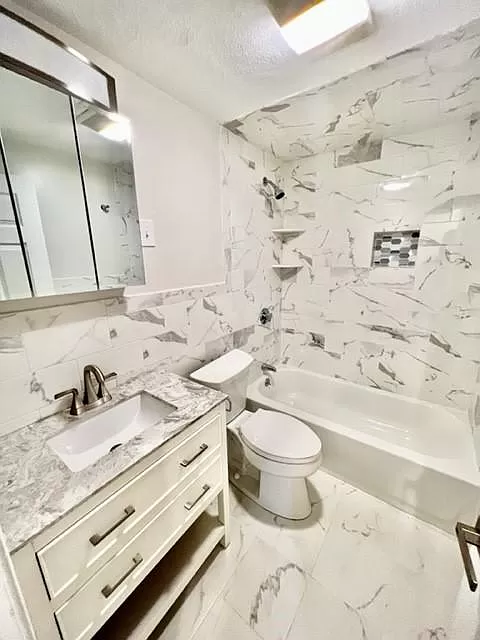 2 bed, 1 bath apartment for rent at 109 Fulton St Unit 3, North End — photo 14 of 17