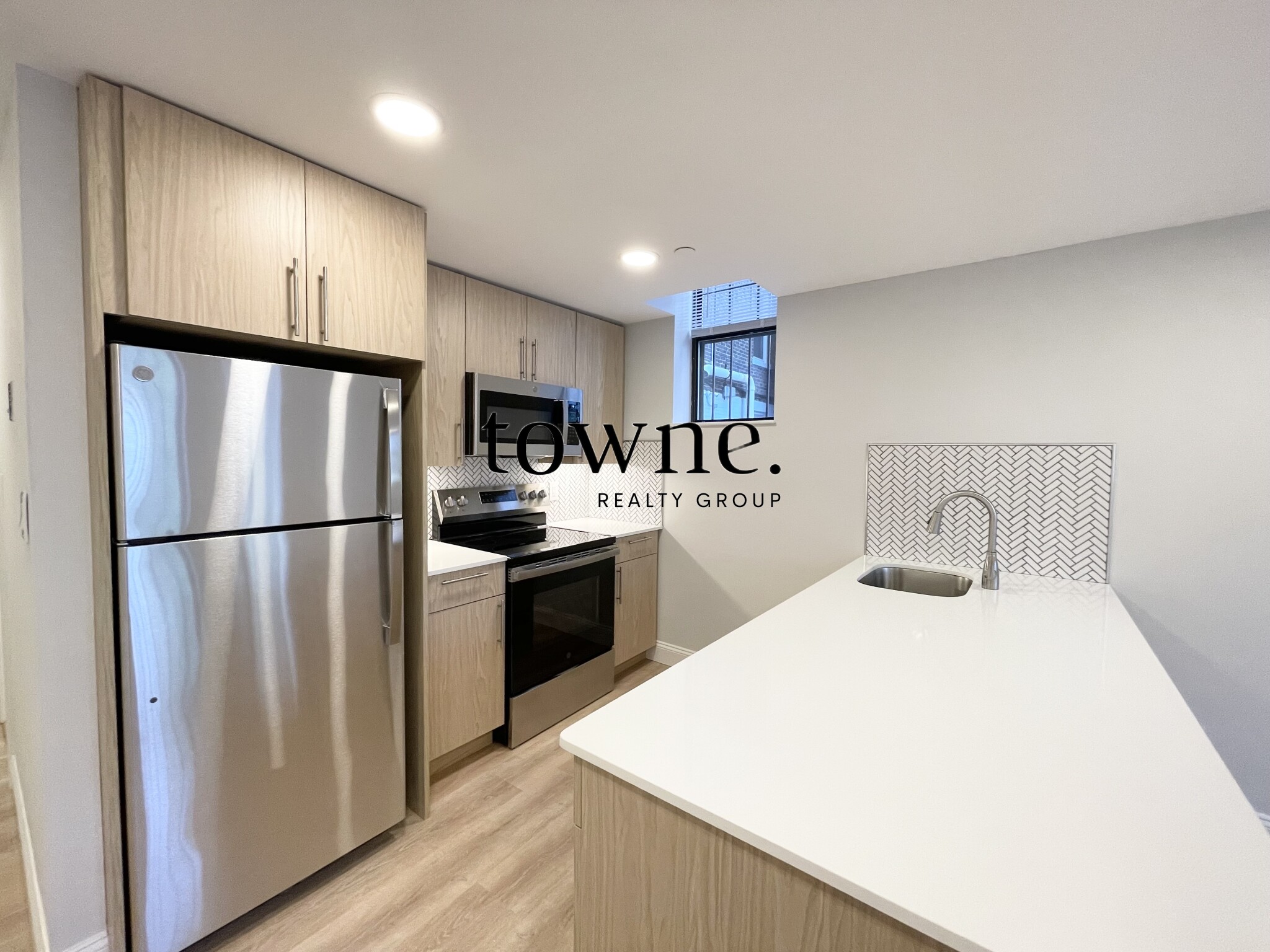 98 Queensberry St, Fenway