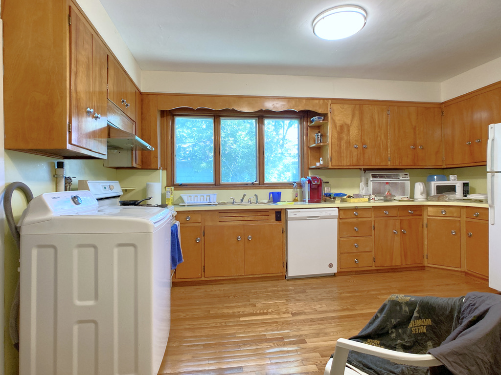 129 Oxford Rd, Newton Centre