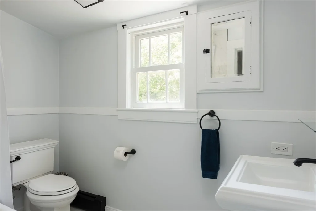 16 Jefferson Shores Rd, Cohasset Narrows