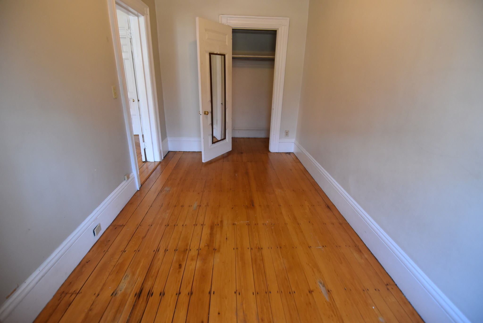 869 Beacon St, Fenway