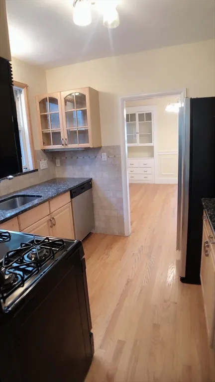 31 Gilbert Rd, Belmont