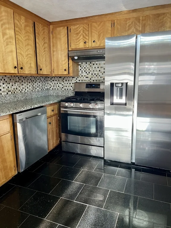 21 Harlow, Saugus