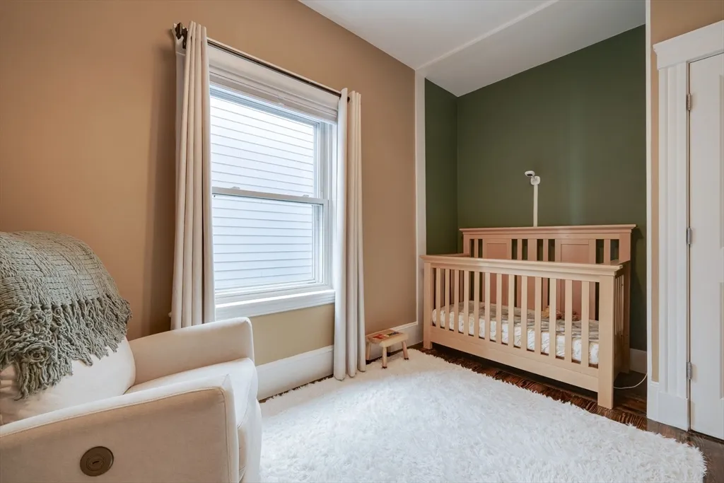 41 Farragut Rd, South Boston