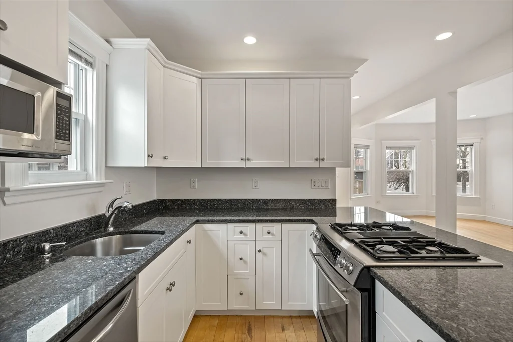 2536 Massachusetts Ave, North Cambridge