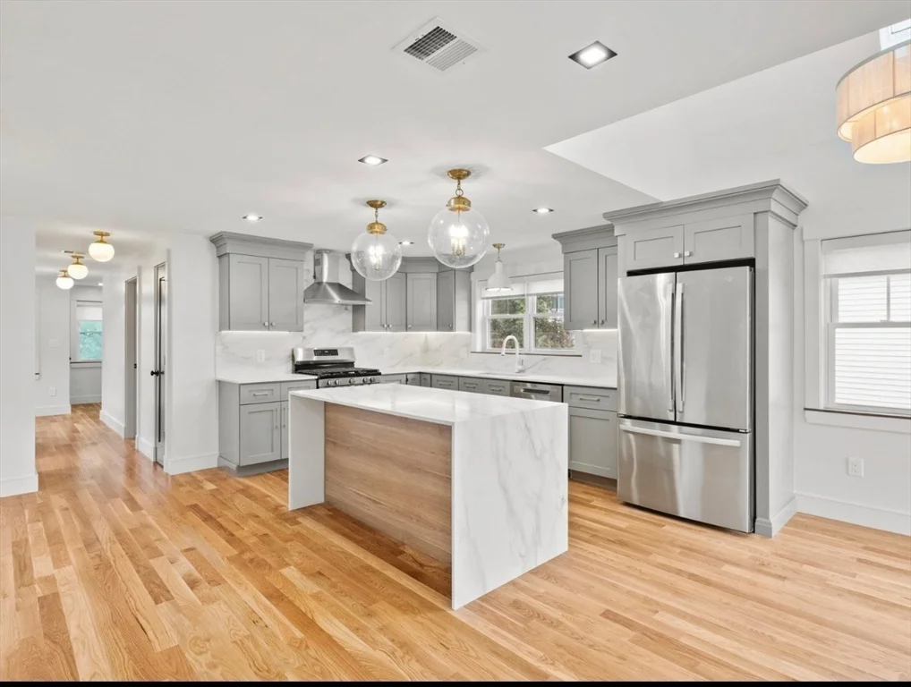 85 Morton Ave, Medford