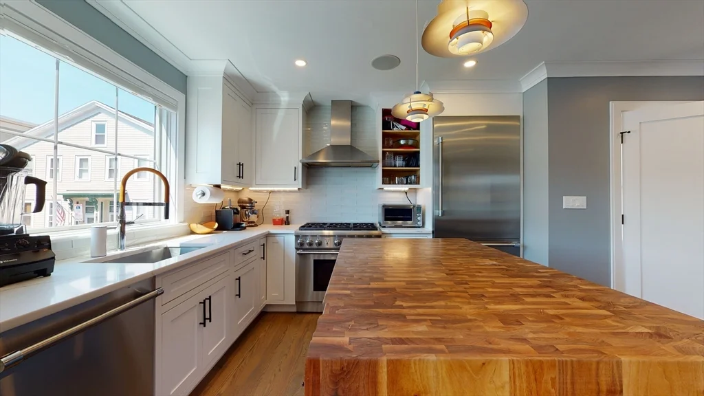 459 E 8th, South Boston