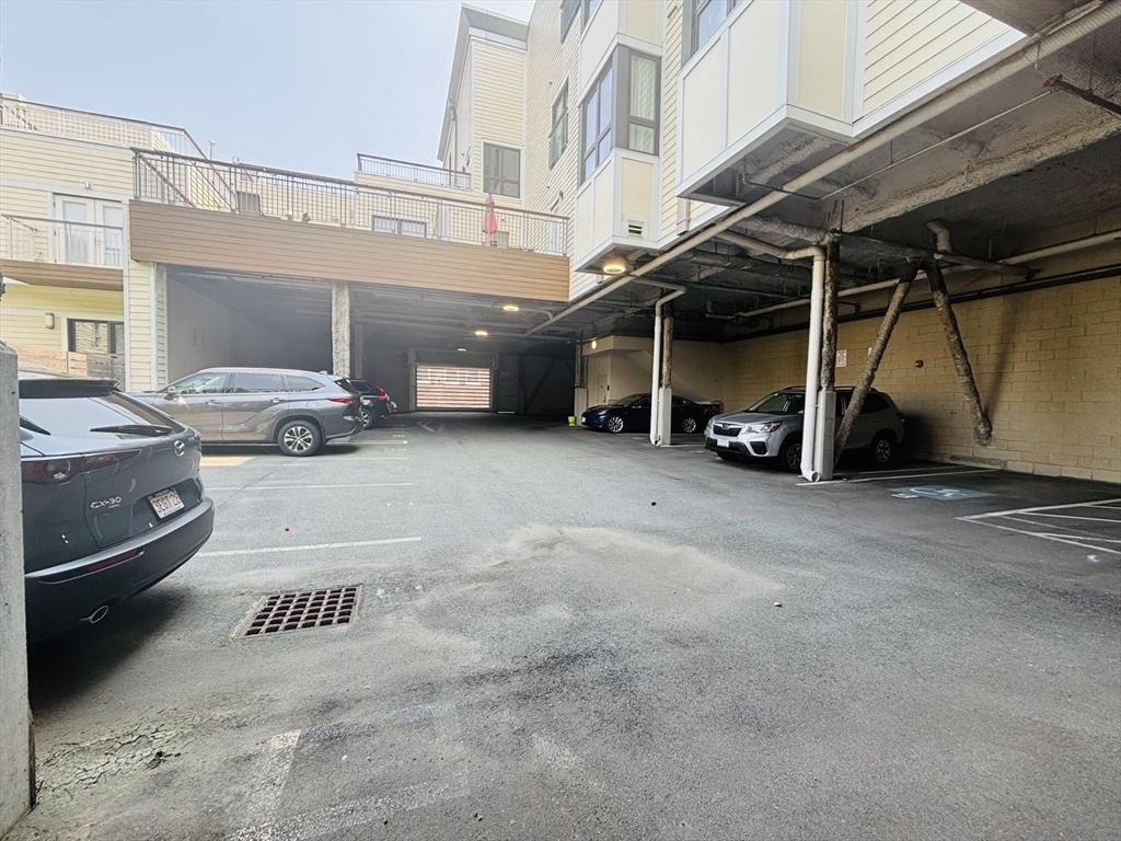 1975 Massachusetts Ave, North Cambridge