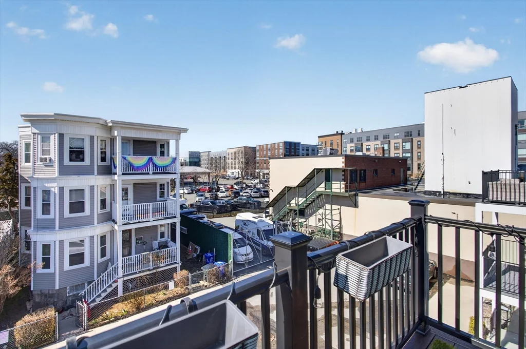 15 W Bellflower St, South Boston