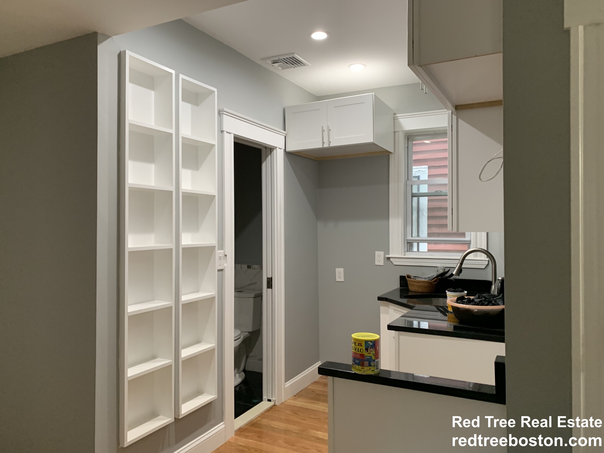 5 bed, 1 bath apartment for rent at 146 Hillside St Unit 1, Mission Hill — photo 2 of 28