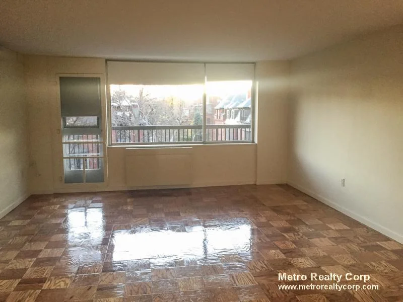101 Monmouth St, Longwood