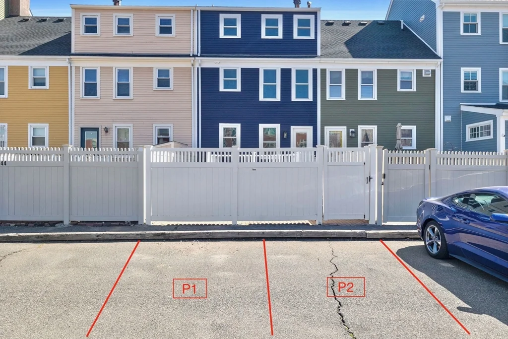 442 Main St, Charlestown