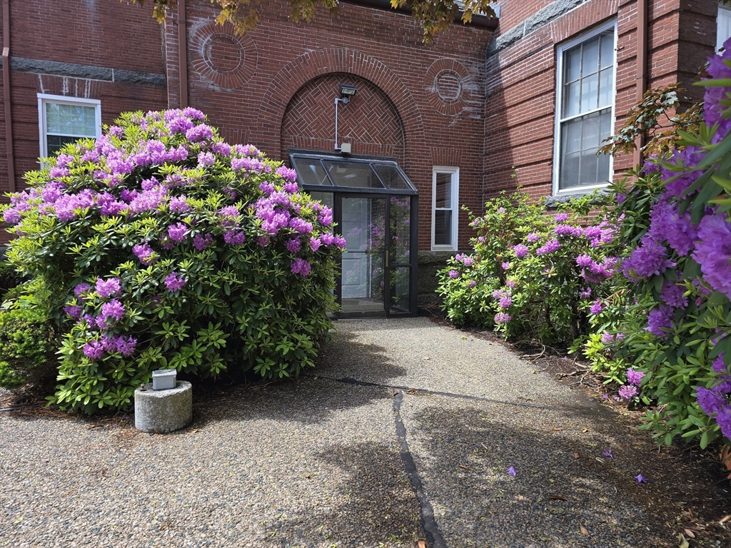 147 Rawson Rd, Quincy