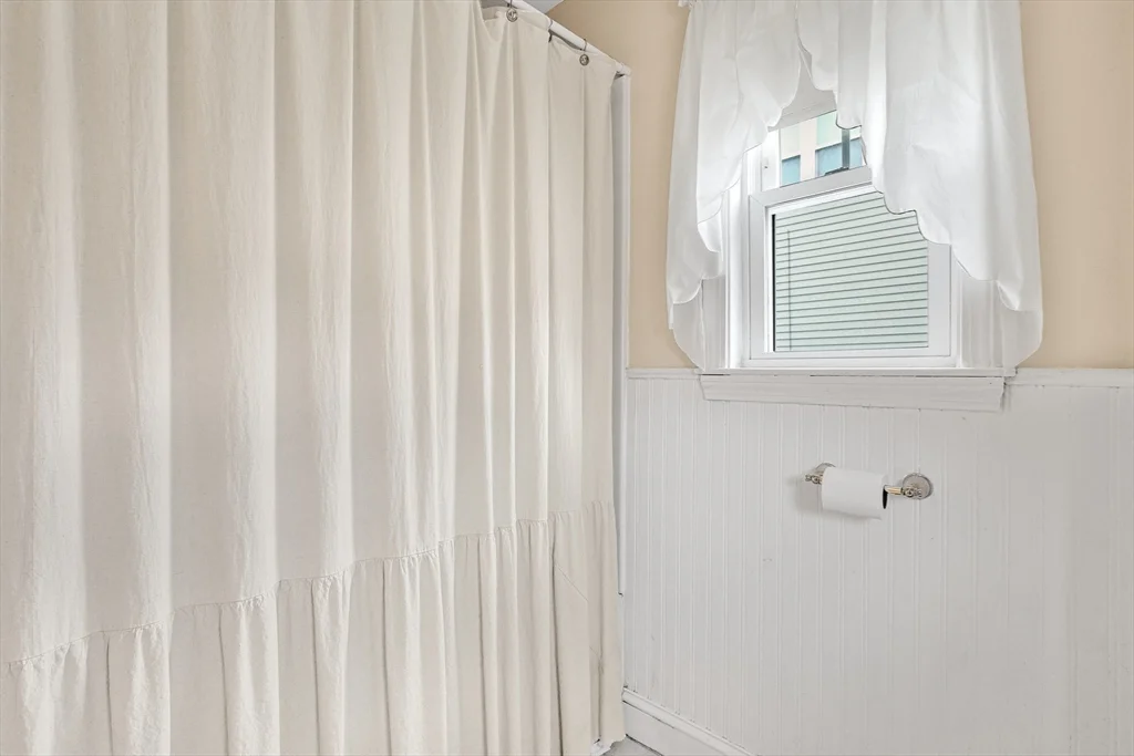 32 Beloit Rd, The Manor