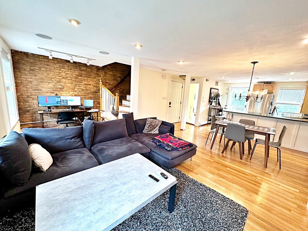 187 Everett St, East Boston