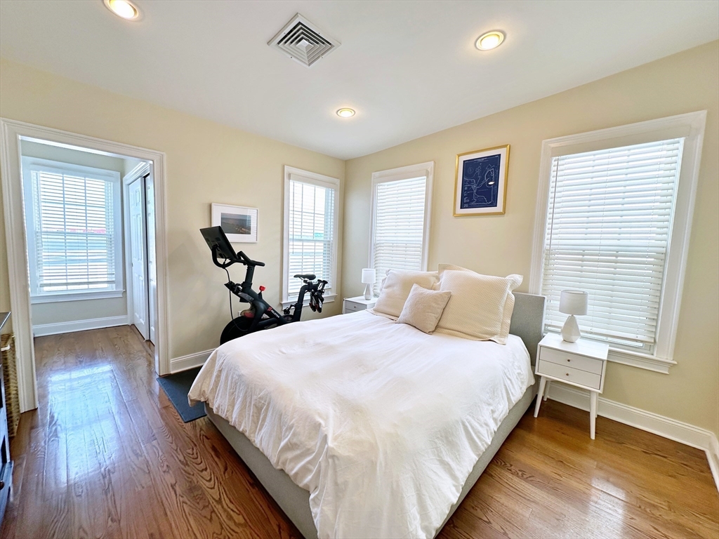 520 Sumner St, East Boston