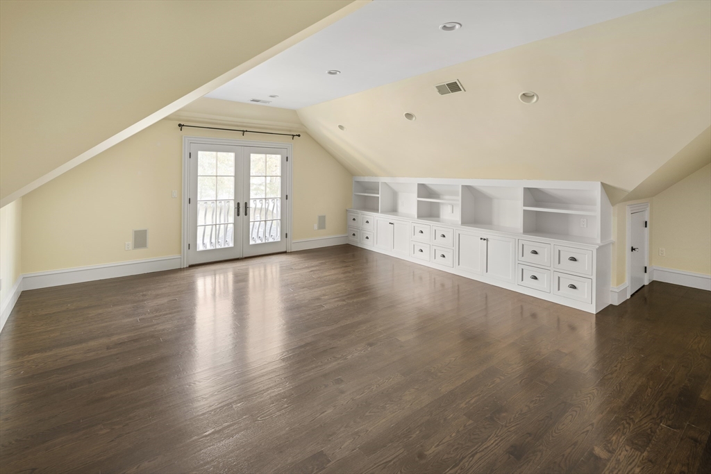 72 Drumlin Rd, Newton