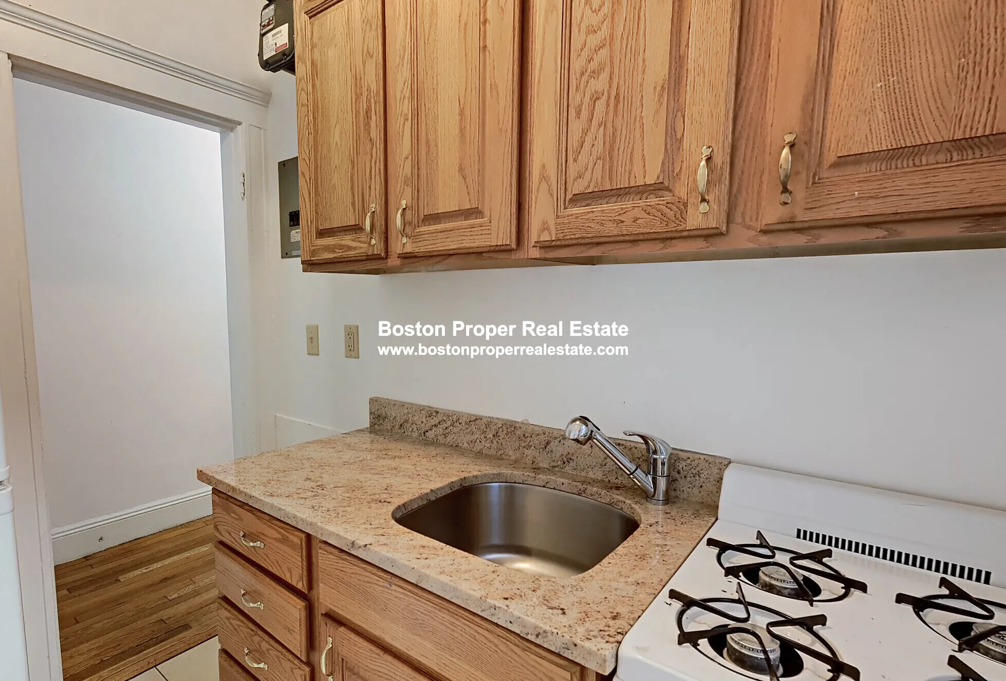137 Park Dr, Fenway