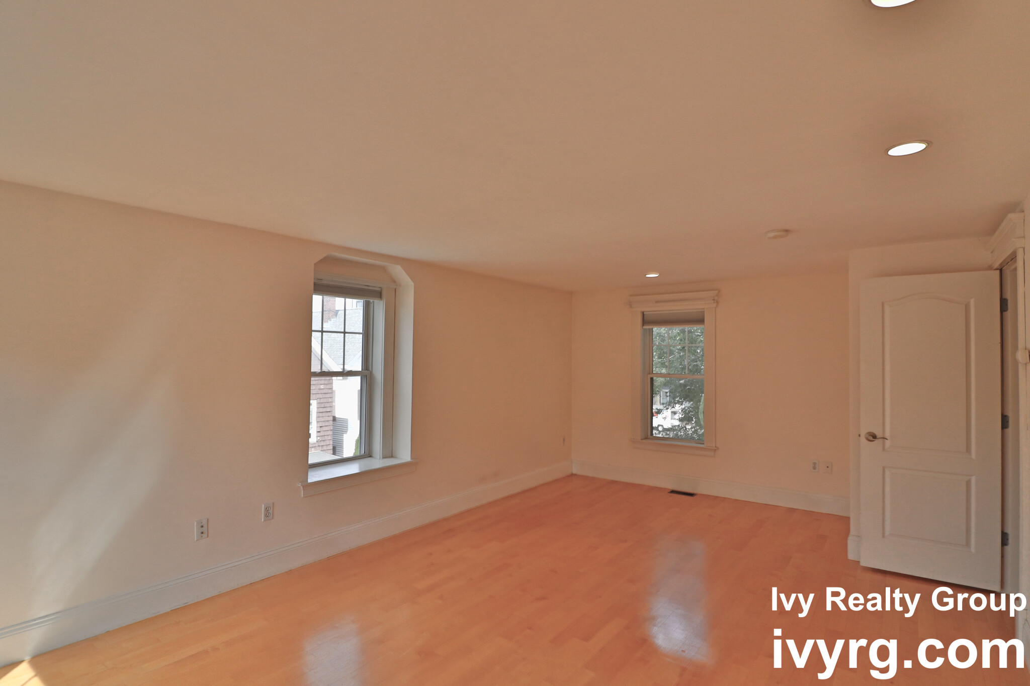 10 Mohawk St, South Boston