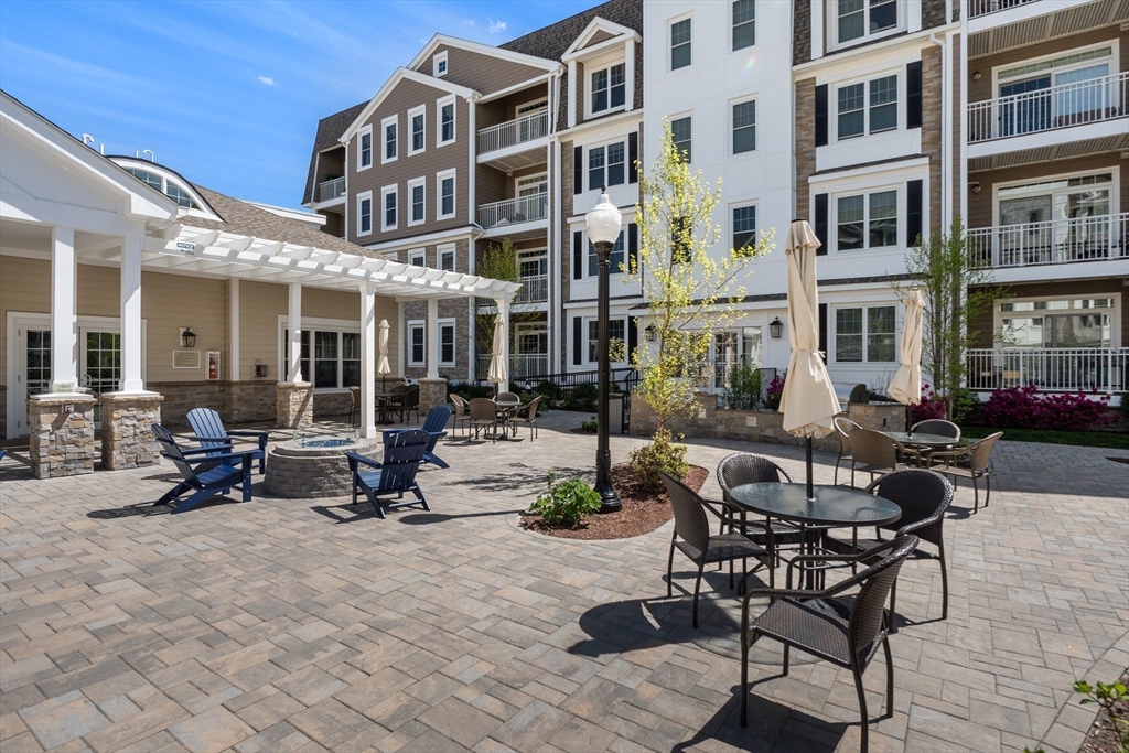 320 Middlesex Ave, Medford