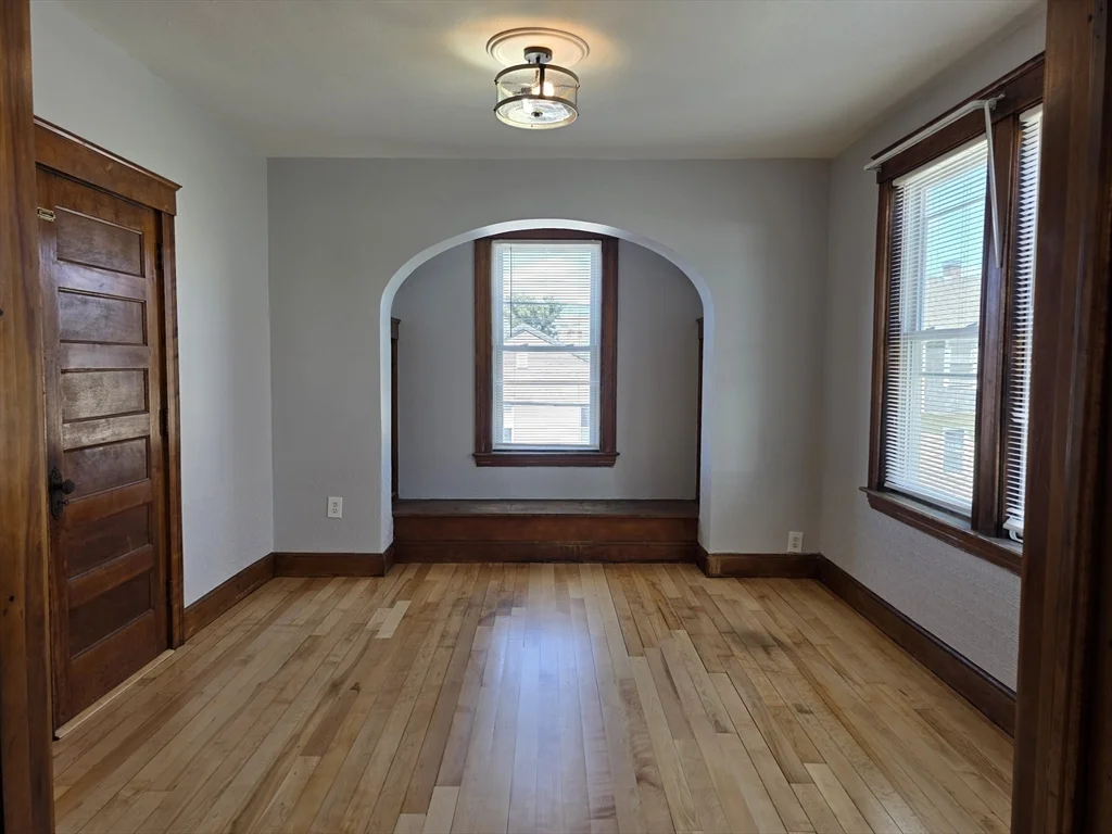 2 Hillside St, Worcester