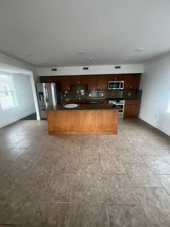 375 Crescent Ave, Chelsea