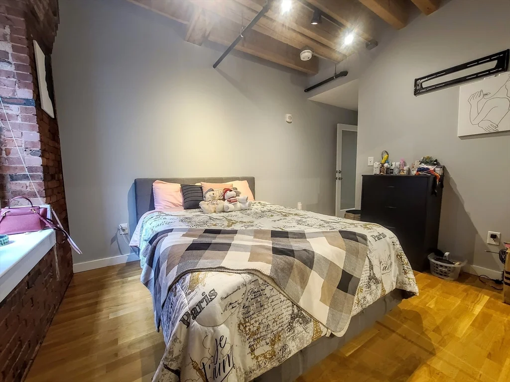 101 Broad St, Waterfront