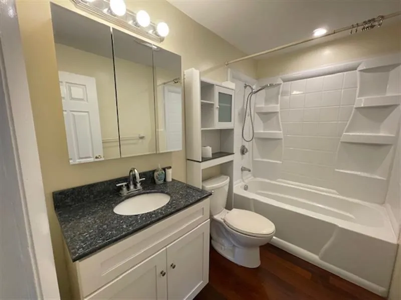 251 Central Ave, Medford