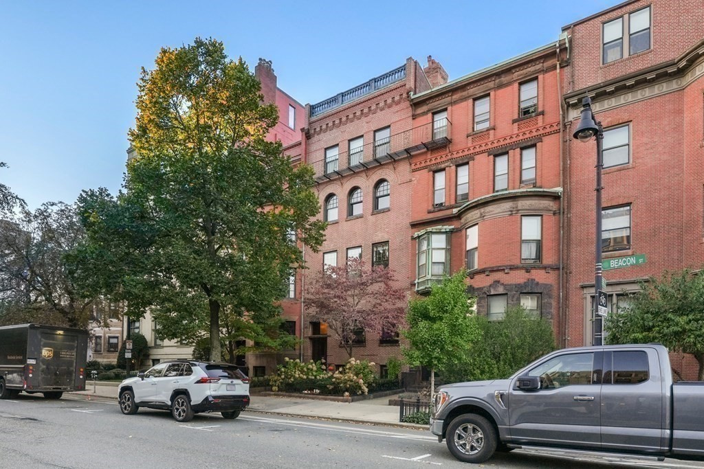 408 Beacon St, Back Bay