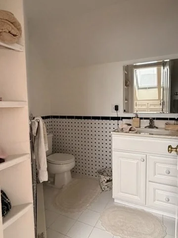 52 Hillsdale Rd, Tufts University