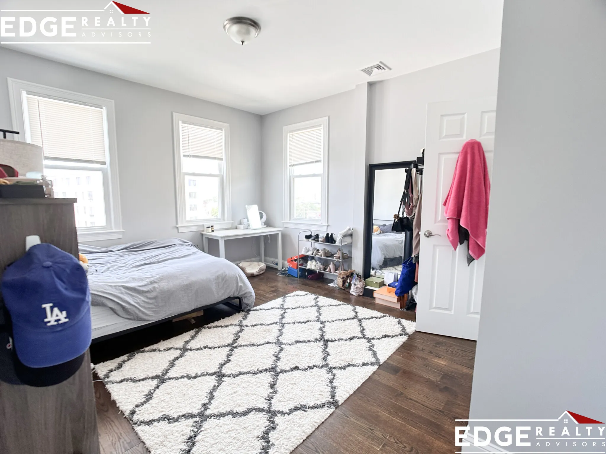 17 Harvard Ter, Allston