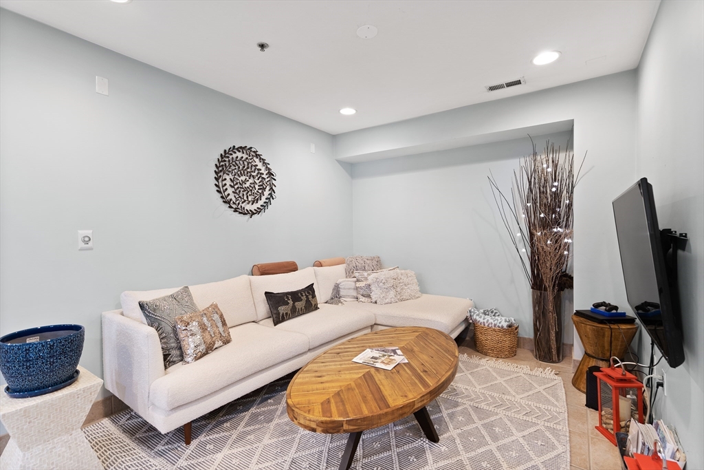 1867 Beacon St, Brookline