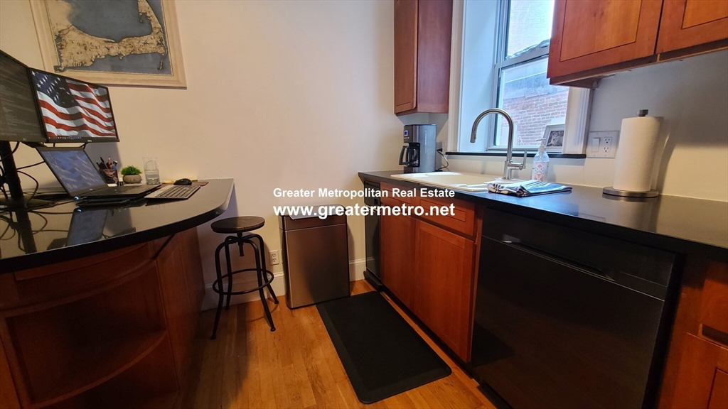 4 Powers Ct, North End