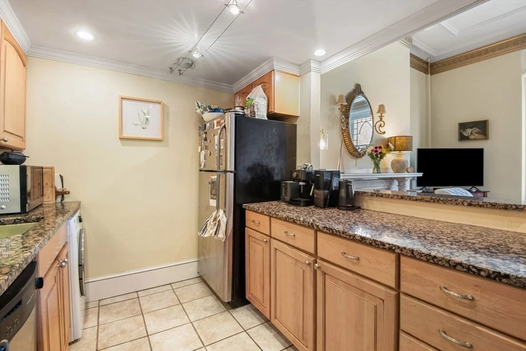 64 Commonwealth, Back Bay