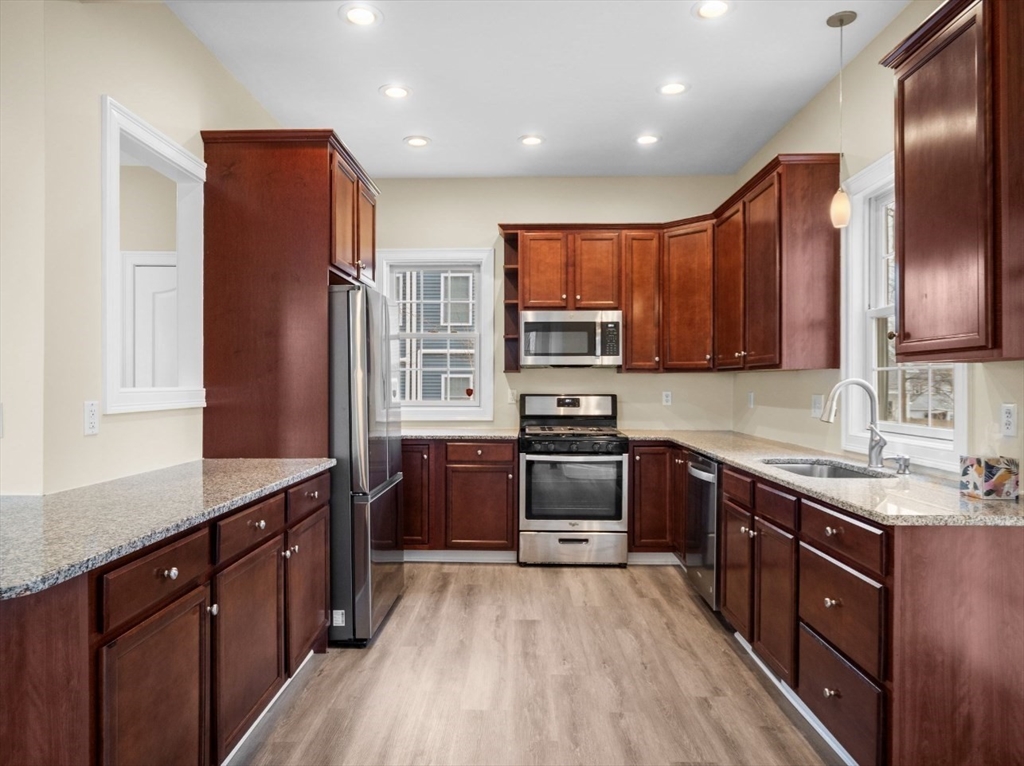 63 Varnum Ave, Lowell