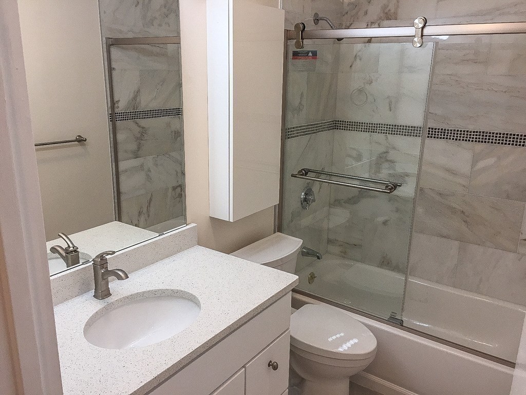 44 Washington St, Longwood